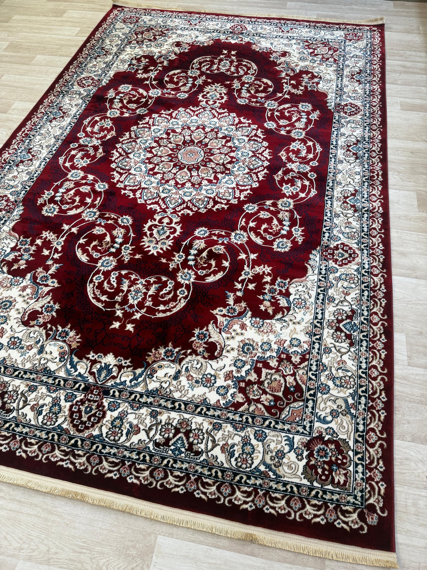 Mistral Medallion Collection - Traditional Style Living Room Rug