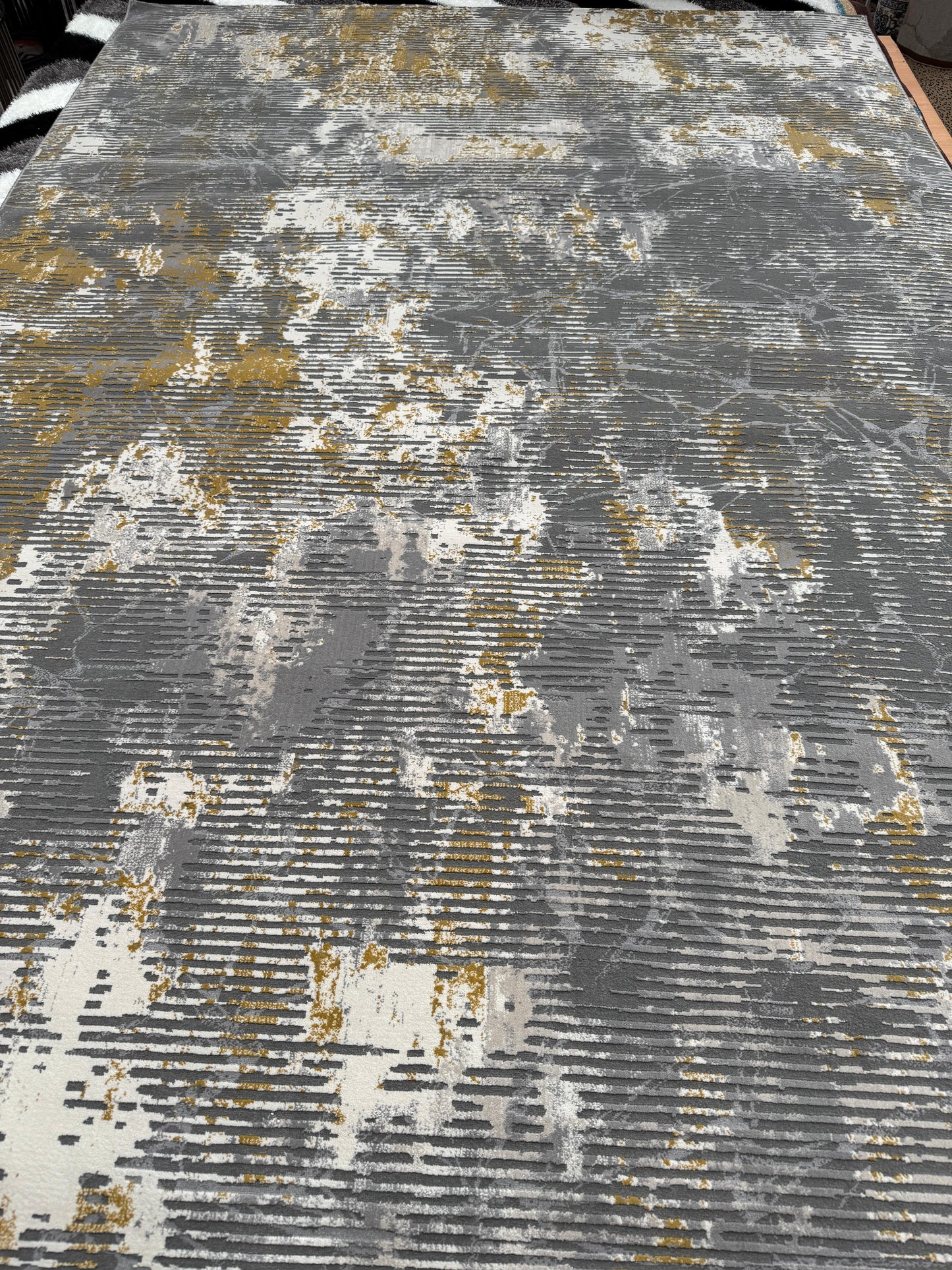 Aleen - Abstract Grey & Gold Rug 240 x 340