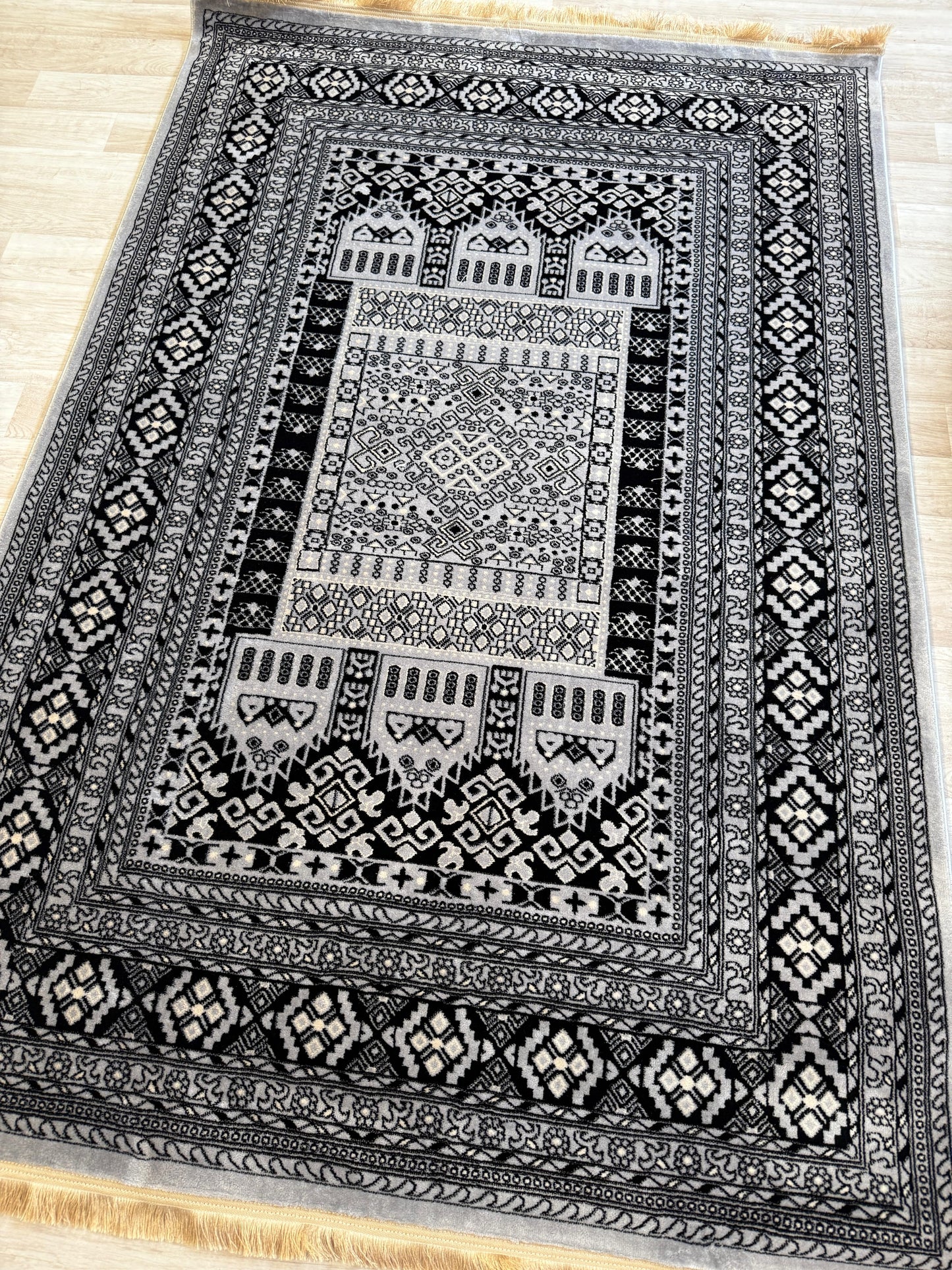 Tebriz Traditional Design - Living Room Area Rug