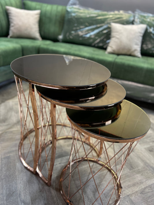 Wicker Round Nest Of Tables Set - 3 Pieces Nesting Table - Rose Gold / Black Glass Top