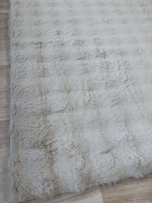 Bambi Hills - Cream Fur Design Rug