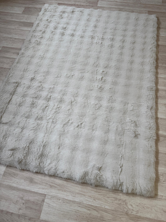Bambi Hills - Cream Fur Design Rug